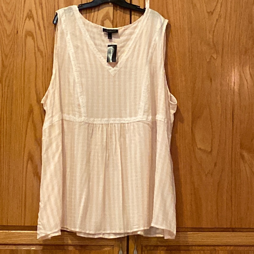 Size 28 pink white crochet bohemian vibe top NWT Lane Bryant sleeveless summer